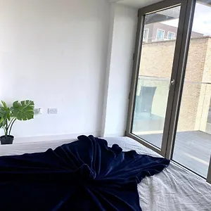 Md : Stunning 2 Bedroom 2 Bath - Royal Docks London